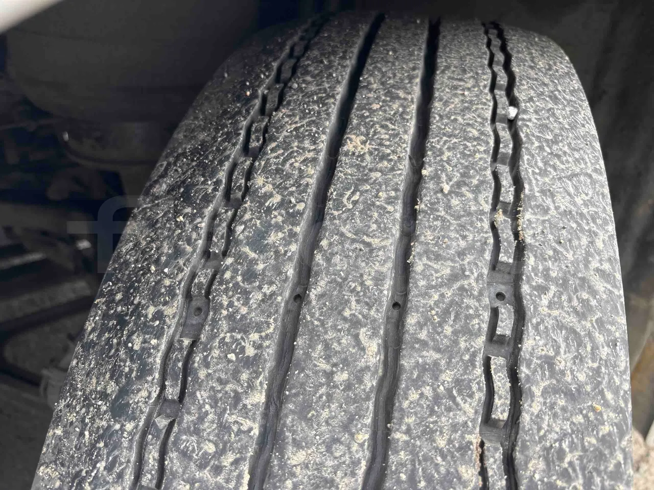 Bova B V Futura FHD FHD - Euro5 - 315kW - 13.580mt - tread condition front tires right