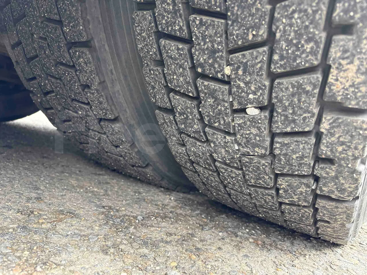 Bova B V Futura FHD FHD - Euro5 - 315kW - 13.580mt - tread condition second axle tires right