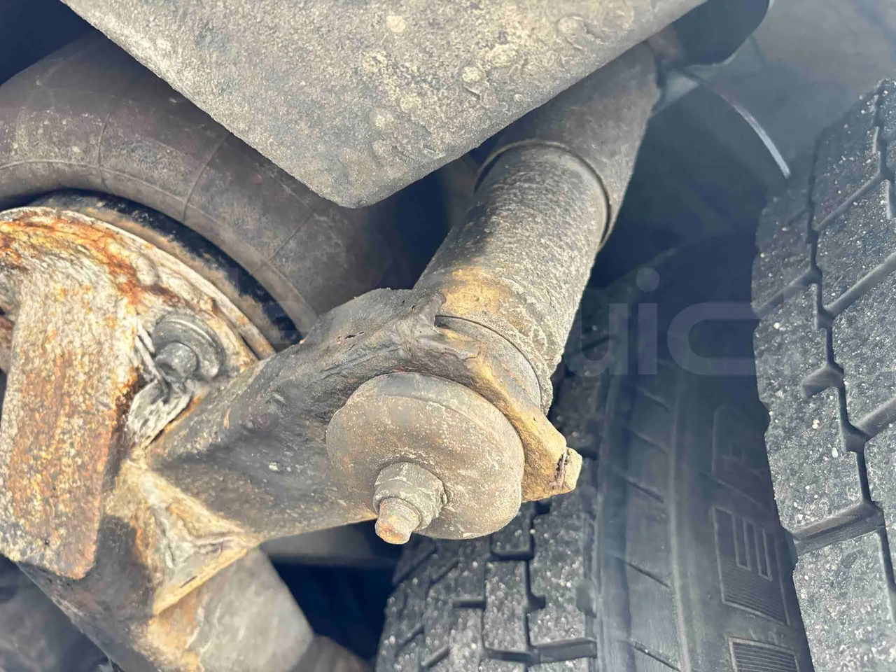 Bova B V Futura FHD FHD - Euro5 - 315kW - 13.580mt - axle 2 shock absorbers 1 left