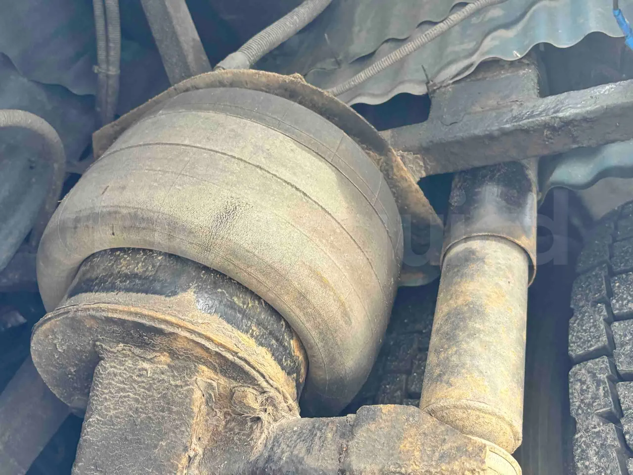 Bova B V Futura FHD FHD - Euro5 - 315kW - 13.580mt - axle 2 shock absorbers 2 left