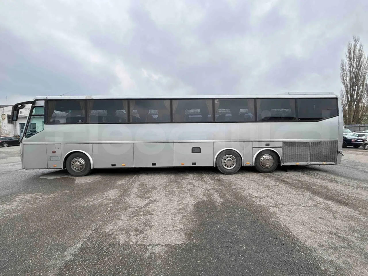 Bova B V Futura FHD FHD - Euro5 - 315kW - 13.580mt - left side photo