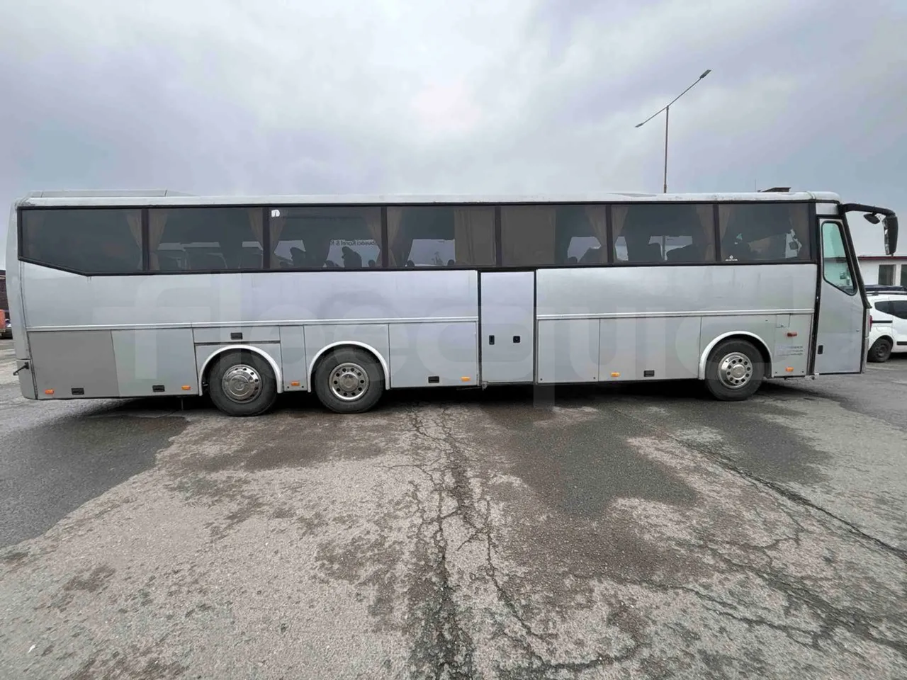 Bova B V Futura FHD FHD - Euro5 - 315kW - 13.580mt - right side doors closed