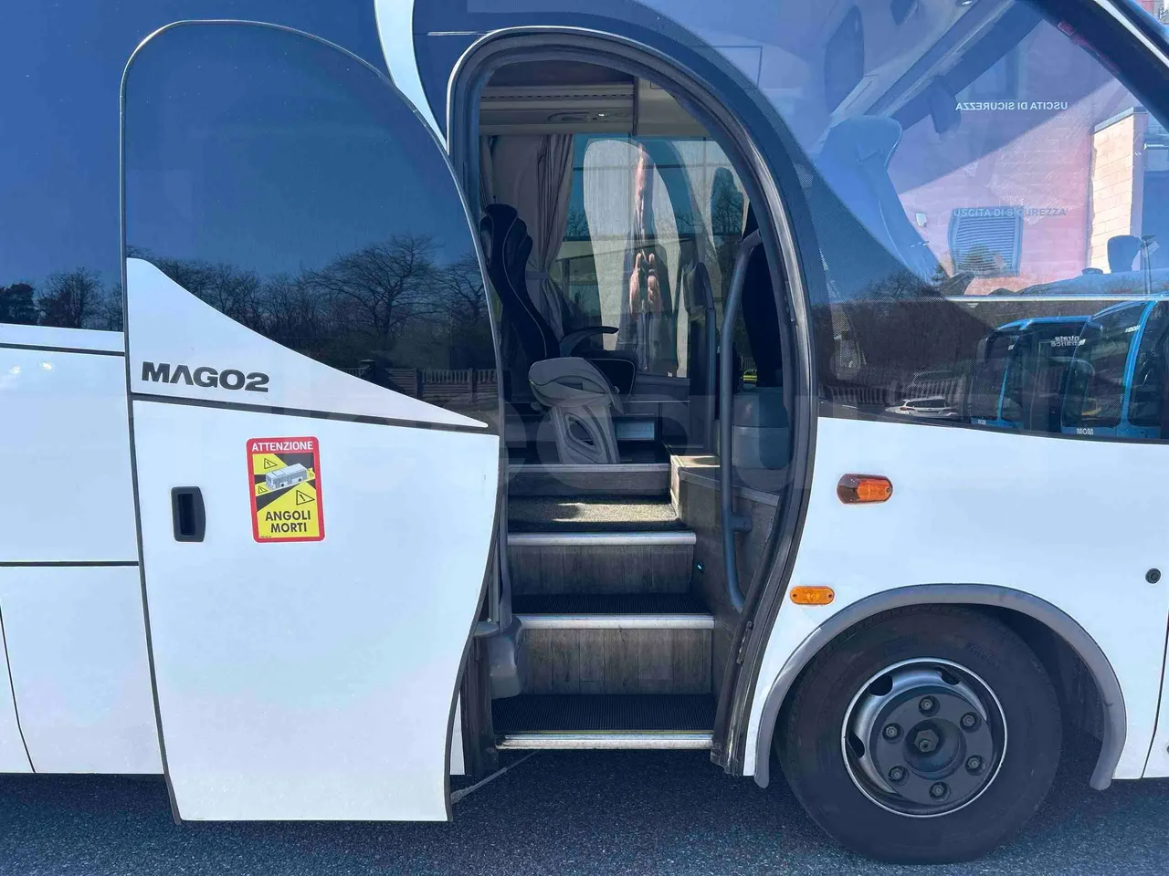 Indcar Mago 2 M2IV M23 - Euro6 - 162kW - 8.803mt - front door 1 open