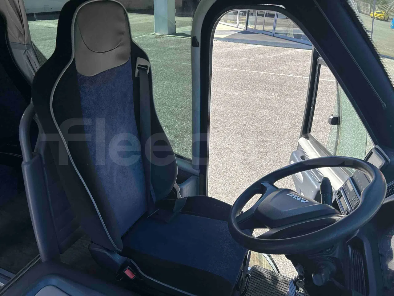 Indcar Mago 2 M2IV M23 - Euro6 - 162kW - 8.803mt - driver's seat photo