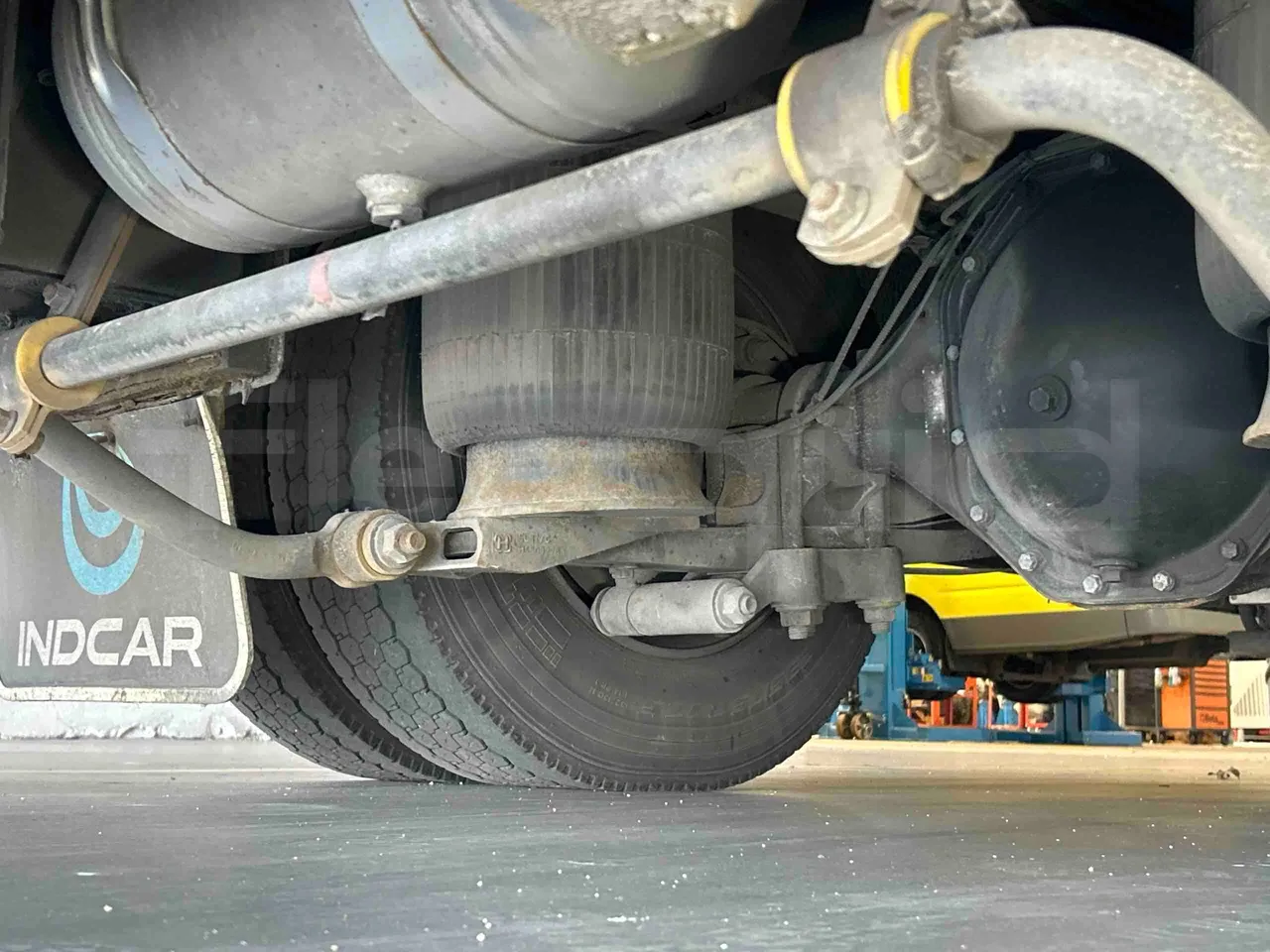 Indcar Mago 2 M2IV M23 - Euro6 - 162kW - 8.803mt - front shock absorbers left