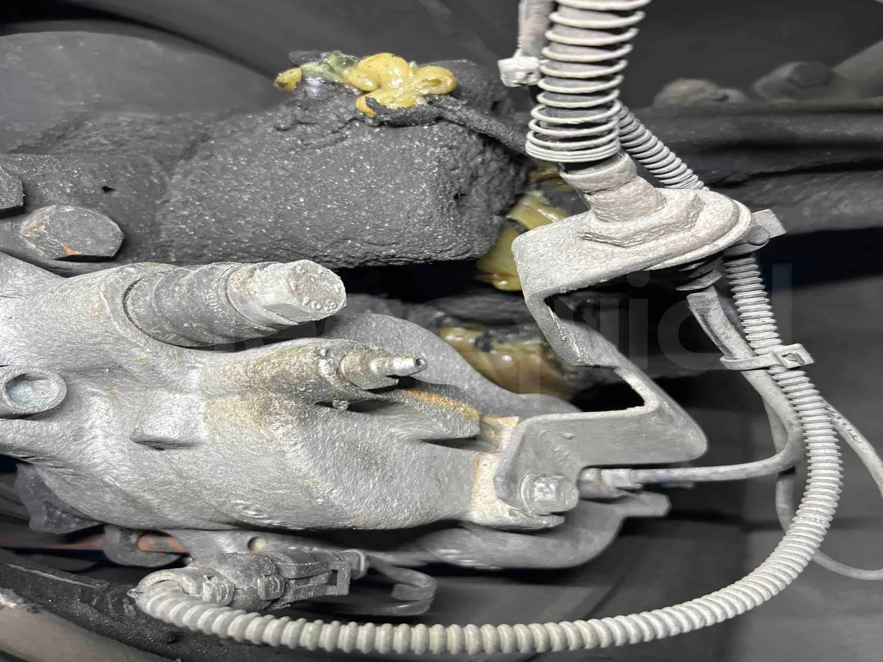 Indcar Mago 2 M2IV M23 - Euro6 - 162kW - 8.803mt - front shock absorbers right