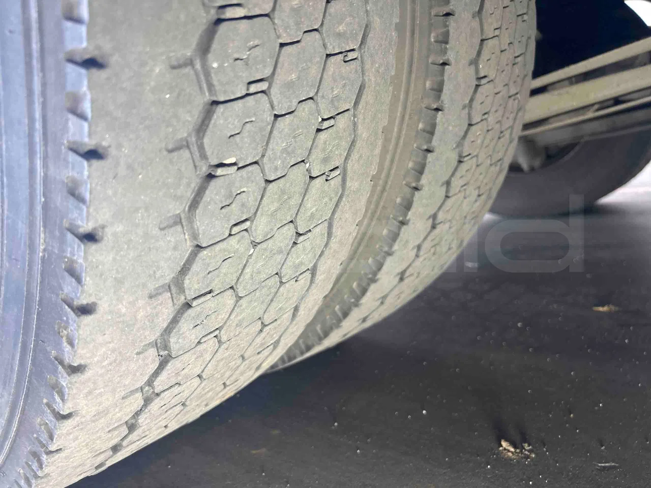 Indcar Mago 2 M2IV M23 - Euro6 - 162kW - 8.803mt - tread condition second axle tires right