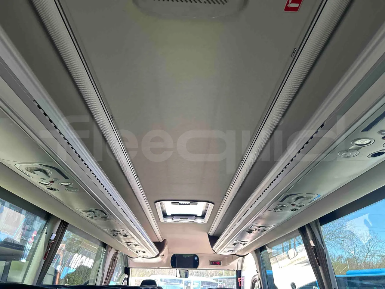 Indcar Mago 2 M2IV M23 - Euro6 - 162kW - 8.803mt - overhead compartments photo