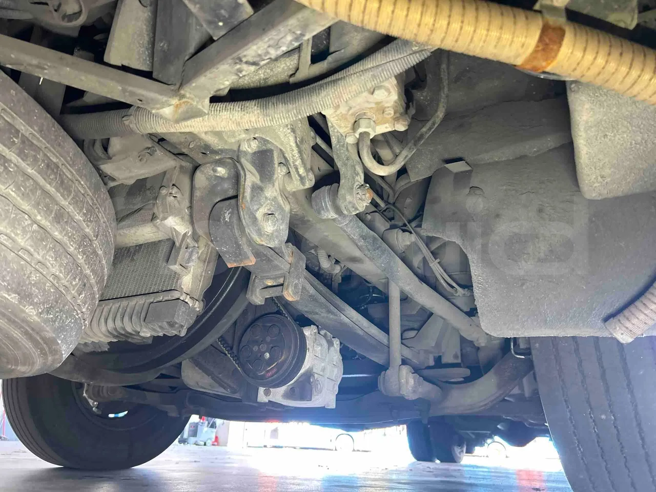 Indcar Mago 2 M2IV M23 - Euro6 - 162kW - 8.803mt - front undercarriage from front