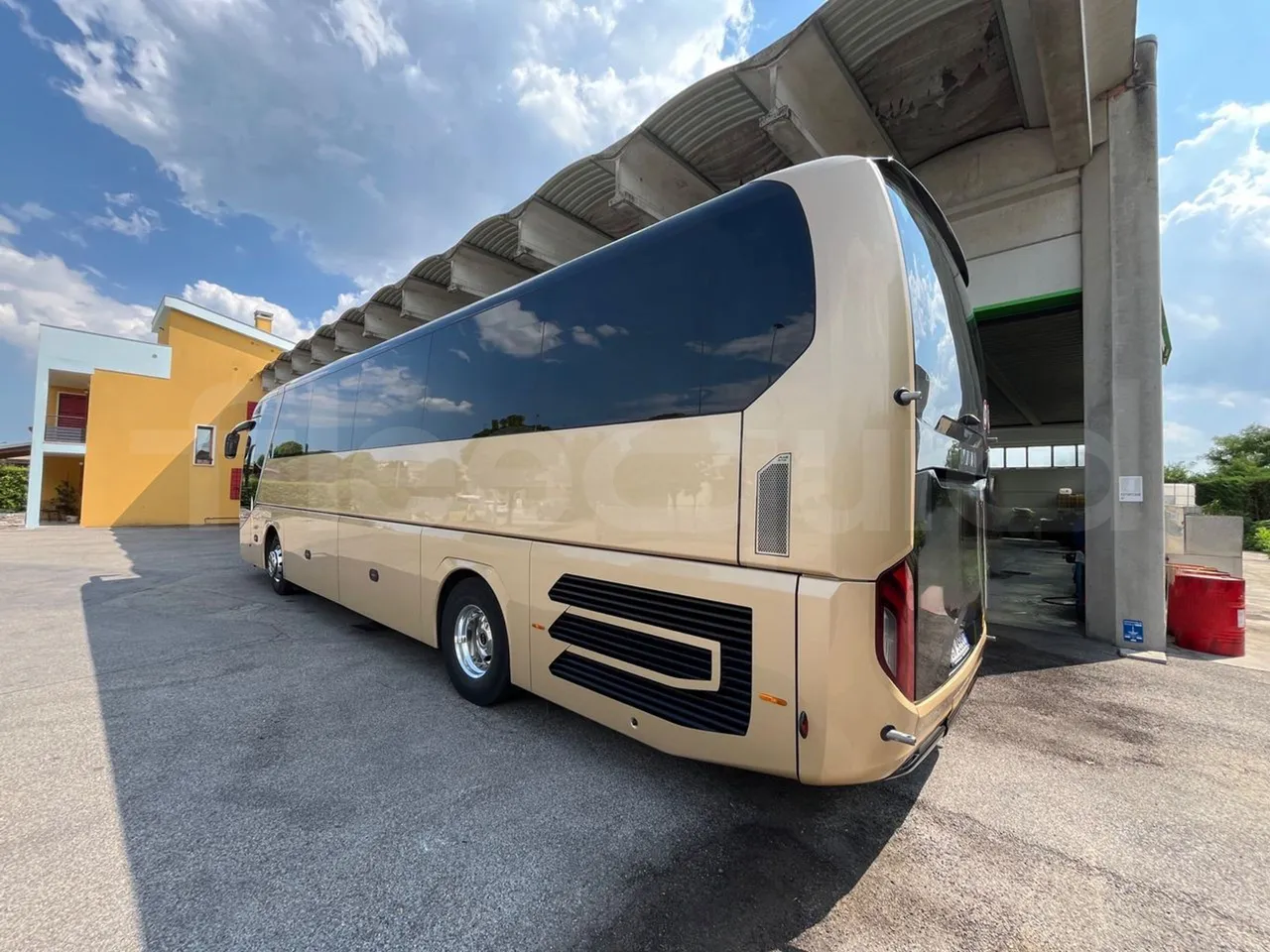 Man Lion's Coach J0AAB -EUR6 -309kW -12.101m - 3/4 left rear side