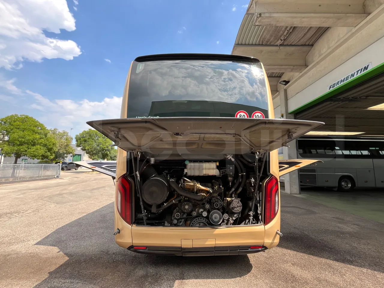 Man Lion's Coach J0AAB -EUR6 -309kW -12.101m - air conditioning compressor (mandatory for bus to scrap)