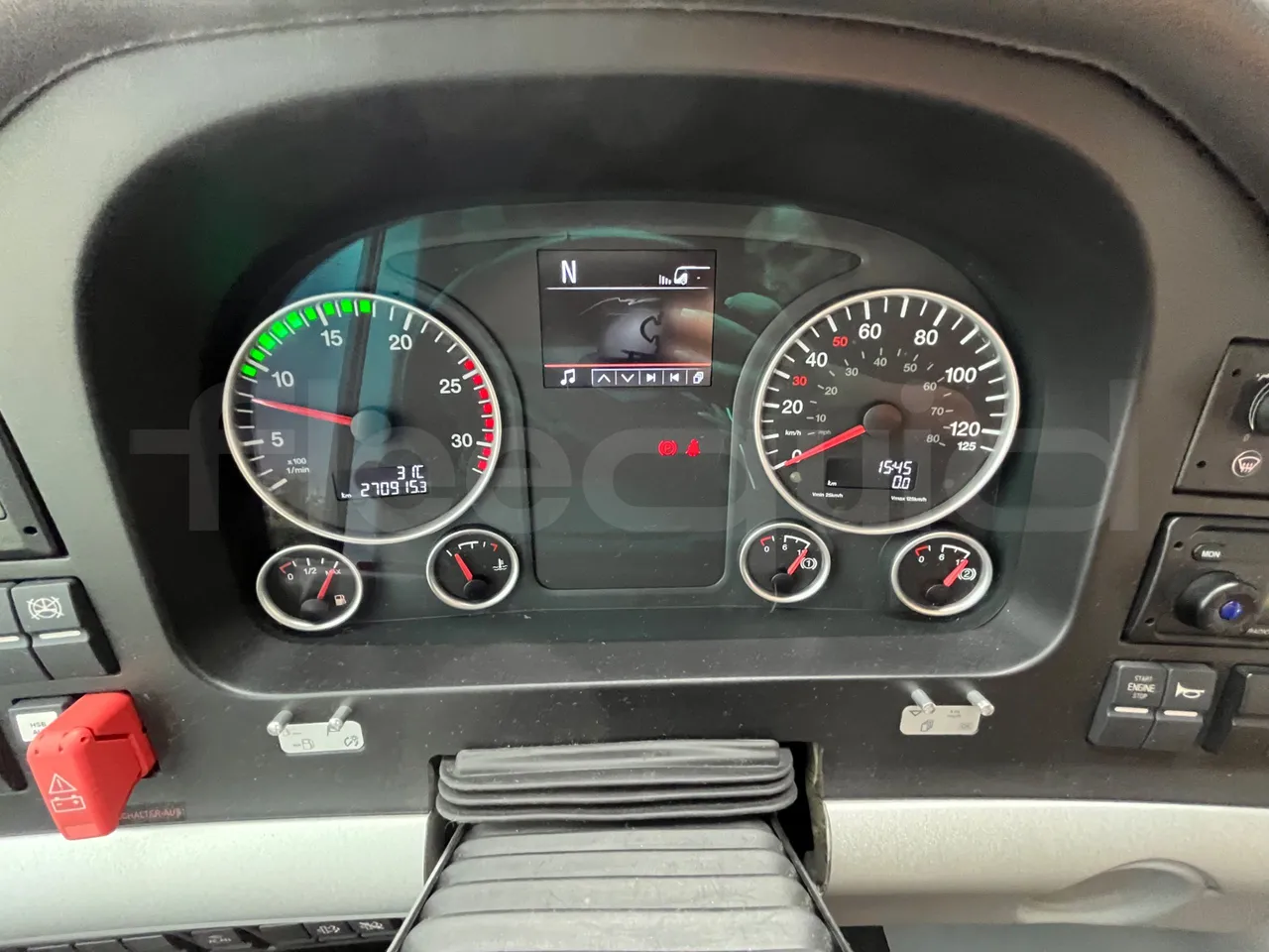 Man Lion's Coach J0AAB -EUR6 -309kW -12.101m - dashboard lights on