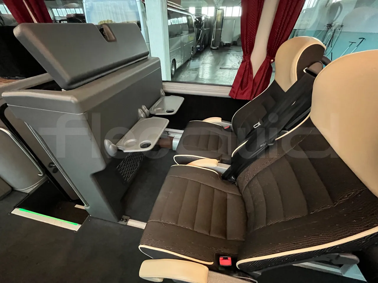 Man Lion's Coach J0AAB -EUR6 -309kW -12.101m - mesh detail photo