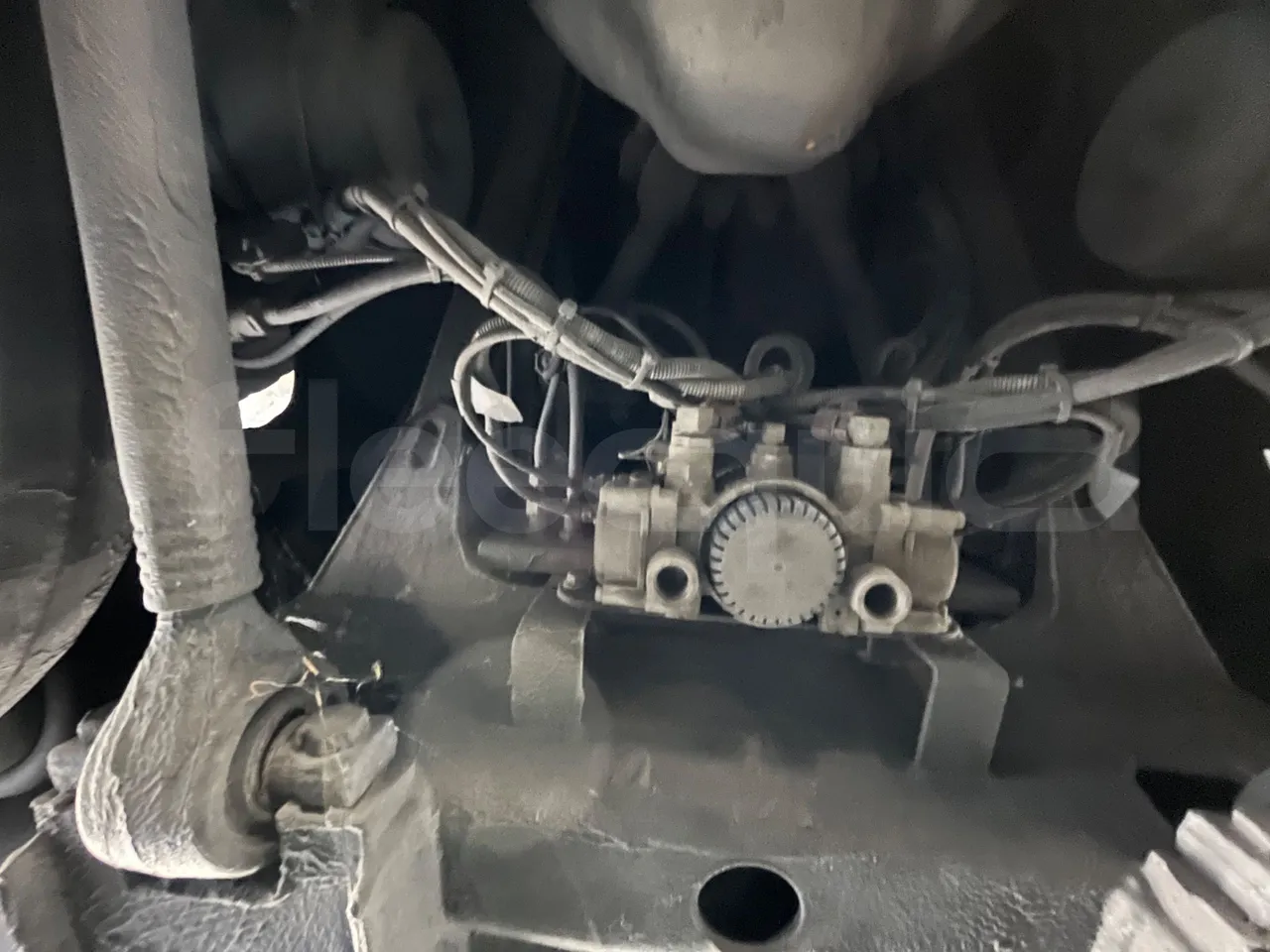 Man Lion's Coach J0AAB -EUR6 -309kW -12.101m - front air springs left
