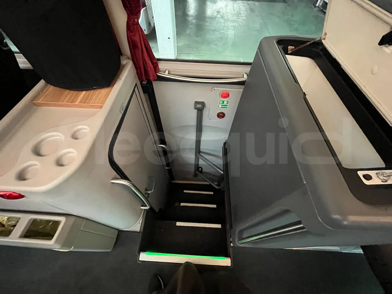 Man Lion's Coach J0AAB -EUR6 -309kW -12.101m - roof hatch 1