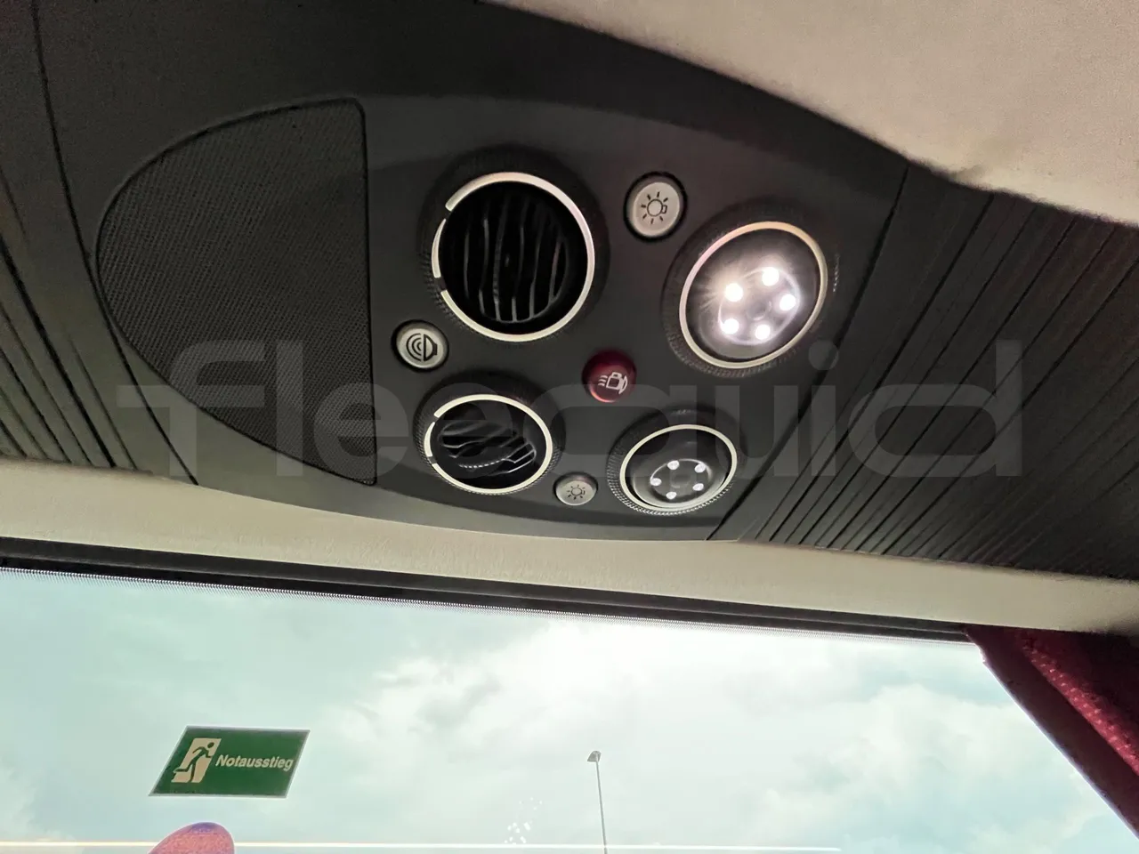 Man Lion's Coach J0AAB -EUR6 -309kW -12.101m - roof hatch 2