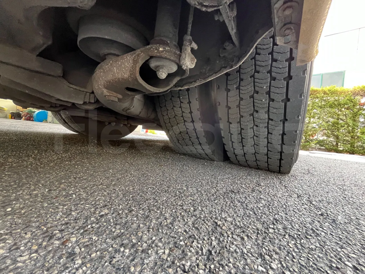 Man Lion's Coach J0AAB -EUR6 -309kW -12.101m - tread condition front tires left