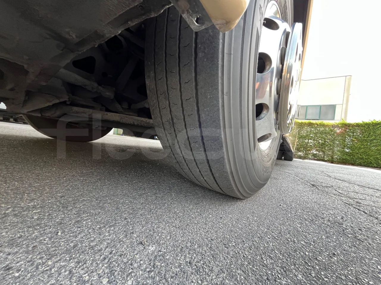 Man Lion's Coach J0AAB -EUR6 -309kW -12.101m - tread condition front tires right