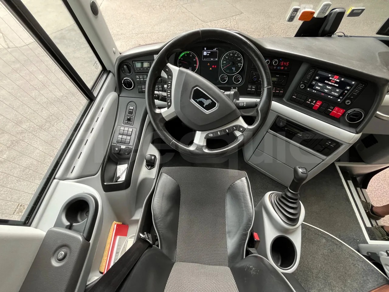 Man Lion's Coach J0AAB -EUR6 -309kW -12.101m - steering wheel photo
