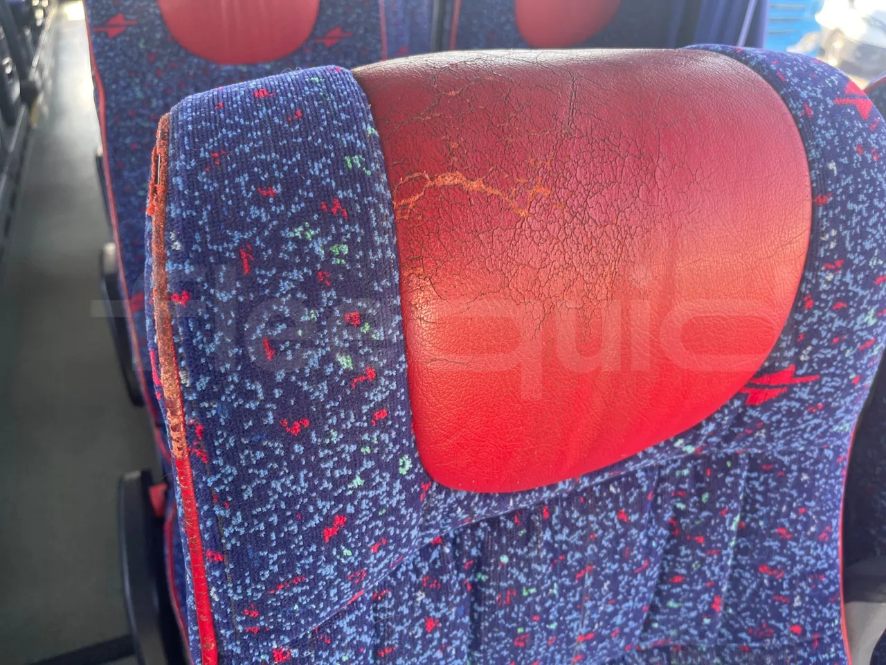 Volvo B12B 6X2 - EUR4 - 338kW -14.995m - hostes microphone accessories photo