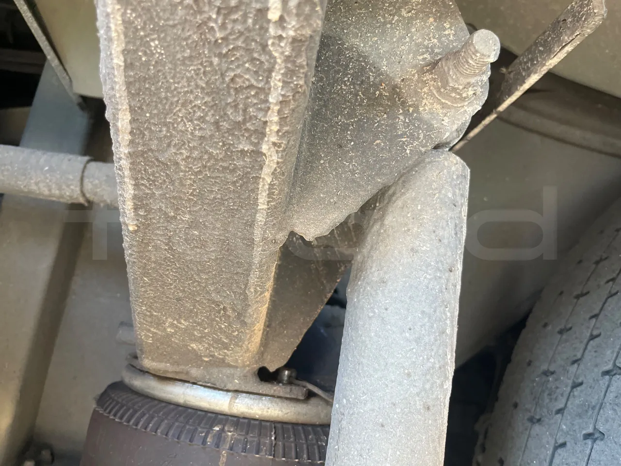 Volvo B12B 6X2 - EUR4 - 338kW -14.995m - axel 2 air springs 1 right