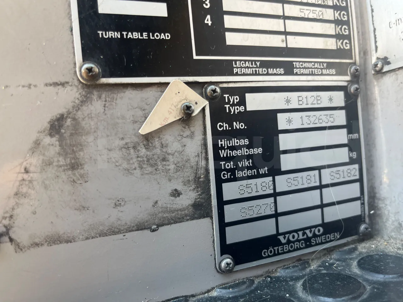 Volvo B12B 6X2 - EUR4 - 338kW -14.995m - onboard devices 3
