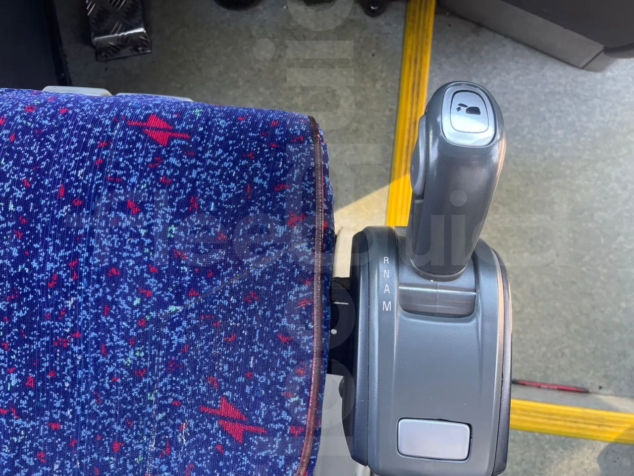 Volvo B12B 6X2 - EUR4 - 338kW -14.995m - armrest detail photo