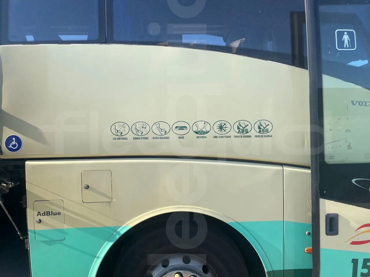 Volvo B12B 6X2 - EUR4 - 338kW -14.995m - air conditioning compressor (mandatory for bus to scrap)