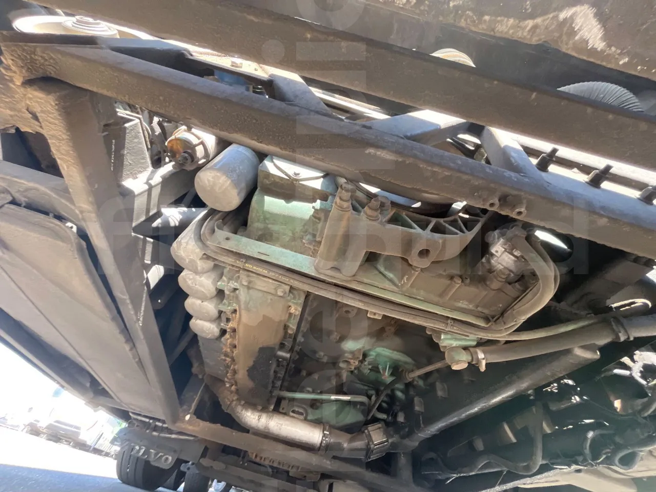 Volvo B12B 6X2 - EUR4 - 338kW -14.995m - axle 2 discs right