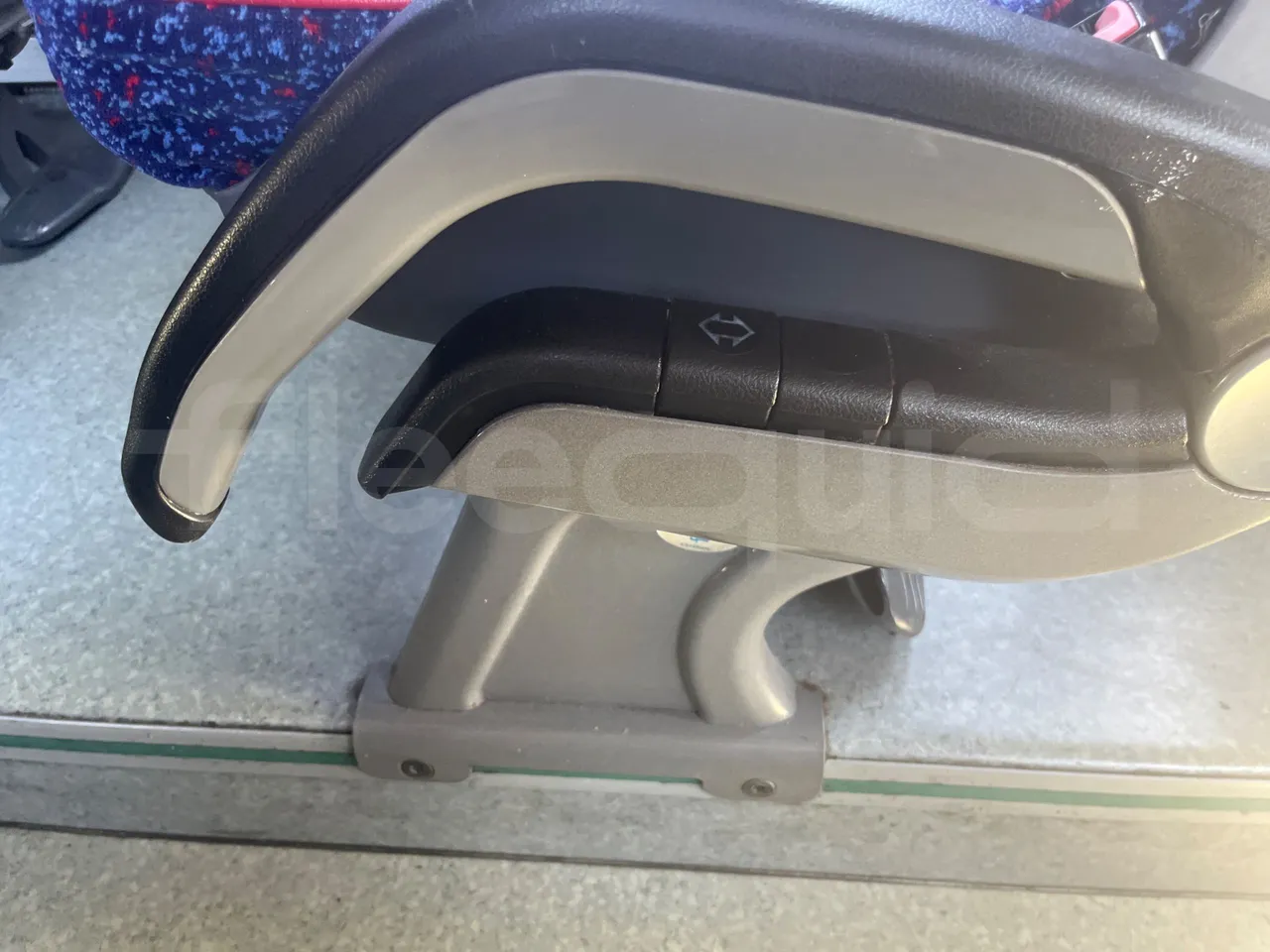Volvo B12B 6X2 - EUR4 - 338kW -14.995m - floor hatches photo