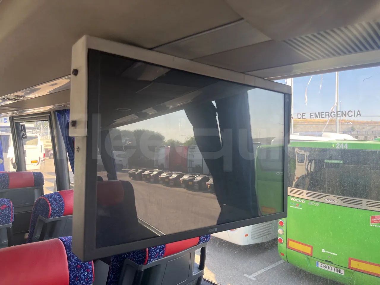 Volvo B12B 6X2 - EUR4 - 338kW -14.995m - roof hatch 3