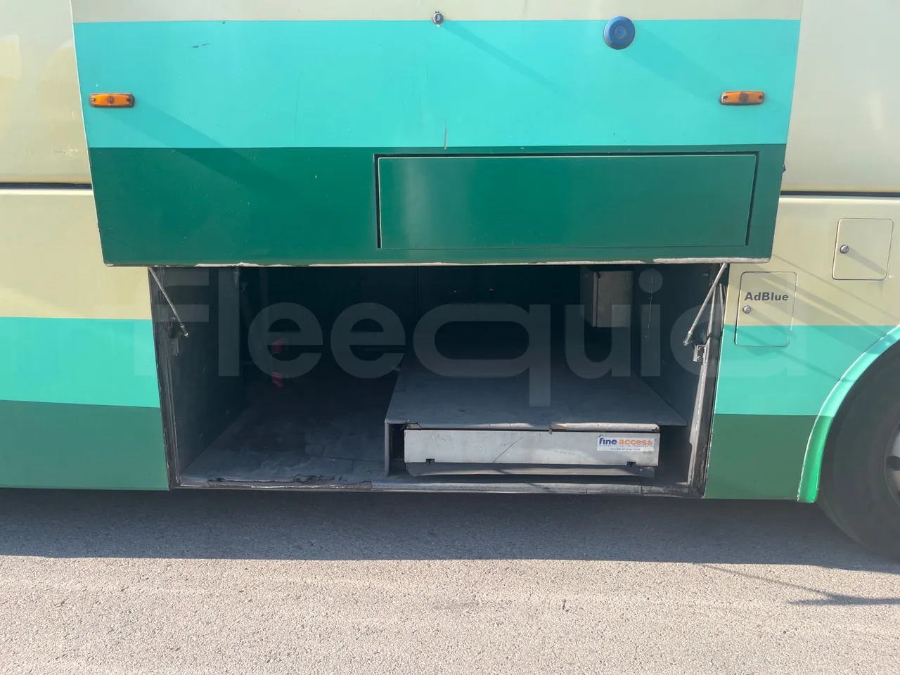 Volvo B12B 6X2 - EUR4 - 338kW -14.995m - rear hatch open (mandatory for bus to scrap)