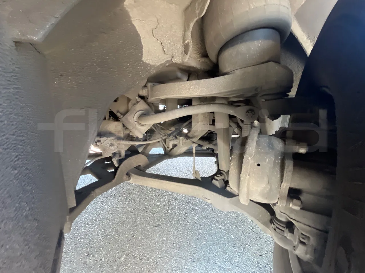 Volvo B12B 6X2 - EUR4 - 338kW -14.995m - axle 2 shock absorbers 1 left