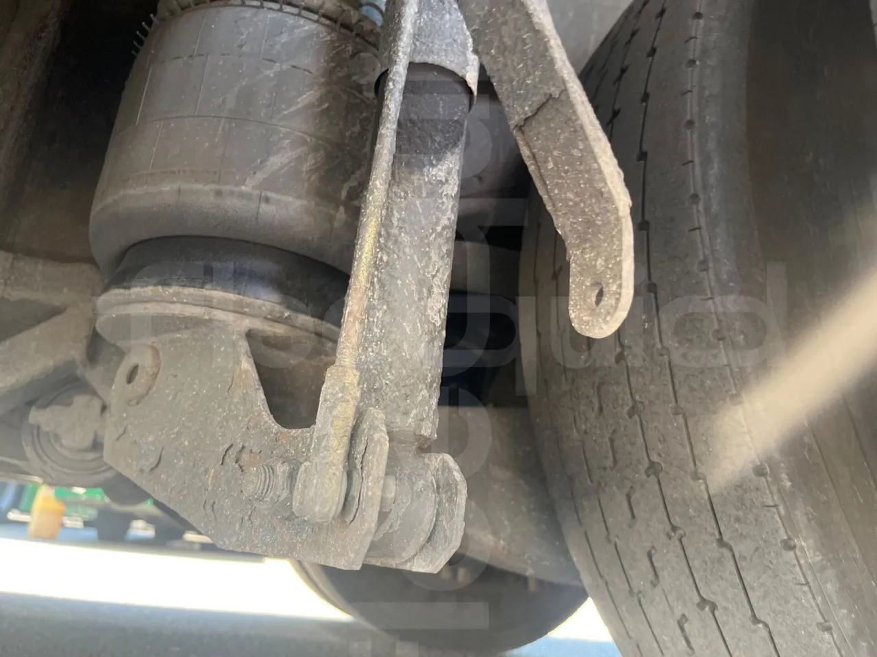 Volvo B12B 6X2 - EUR4 - 338kW -14.995m - front axle central