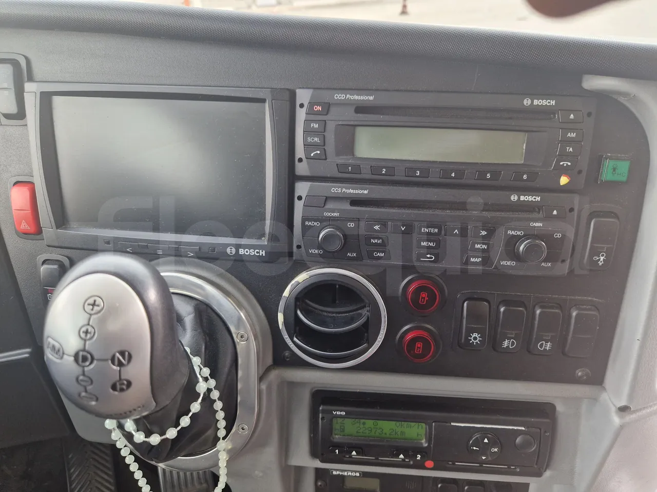 Van Hool Acron TX15 - EUR5 - 300kW - 12.2m - radio accessories photo
