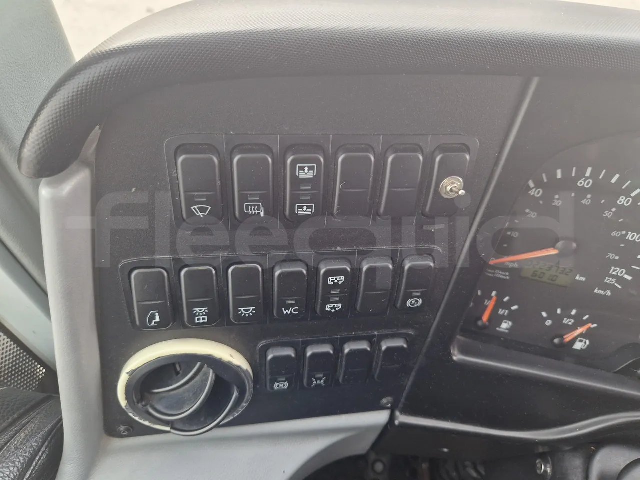 Van Hool Acron TX15 - EUR5 - 300kW - 12.2m - onboard devices 2