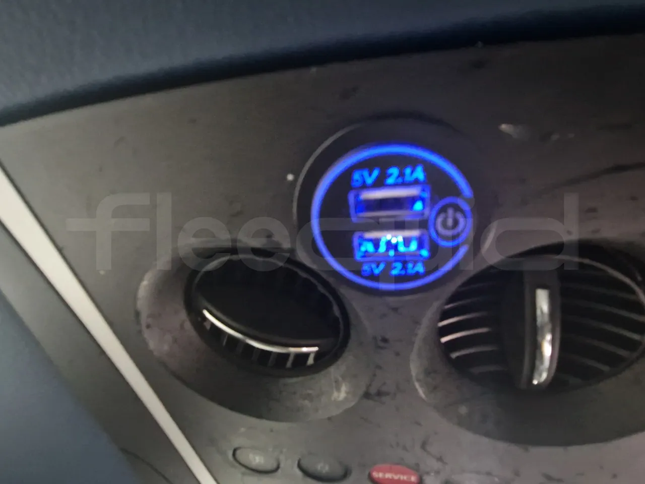 Van Hool Acron TX15 - EUR5 - 300kW - 12.2m - usb charging detail