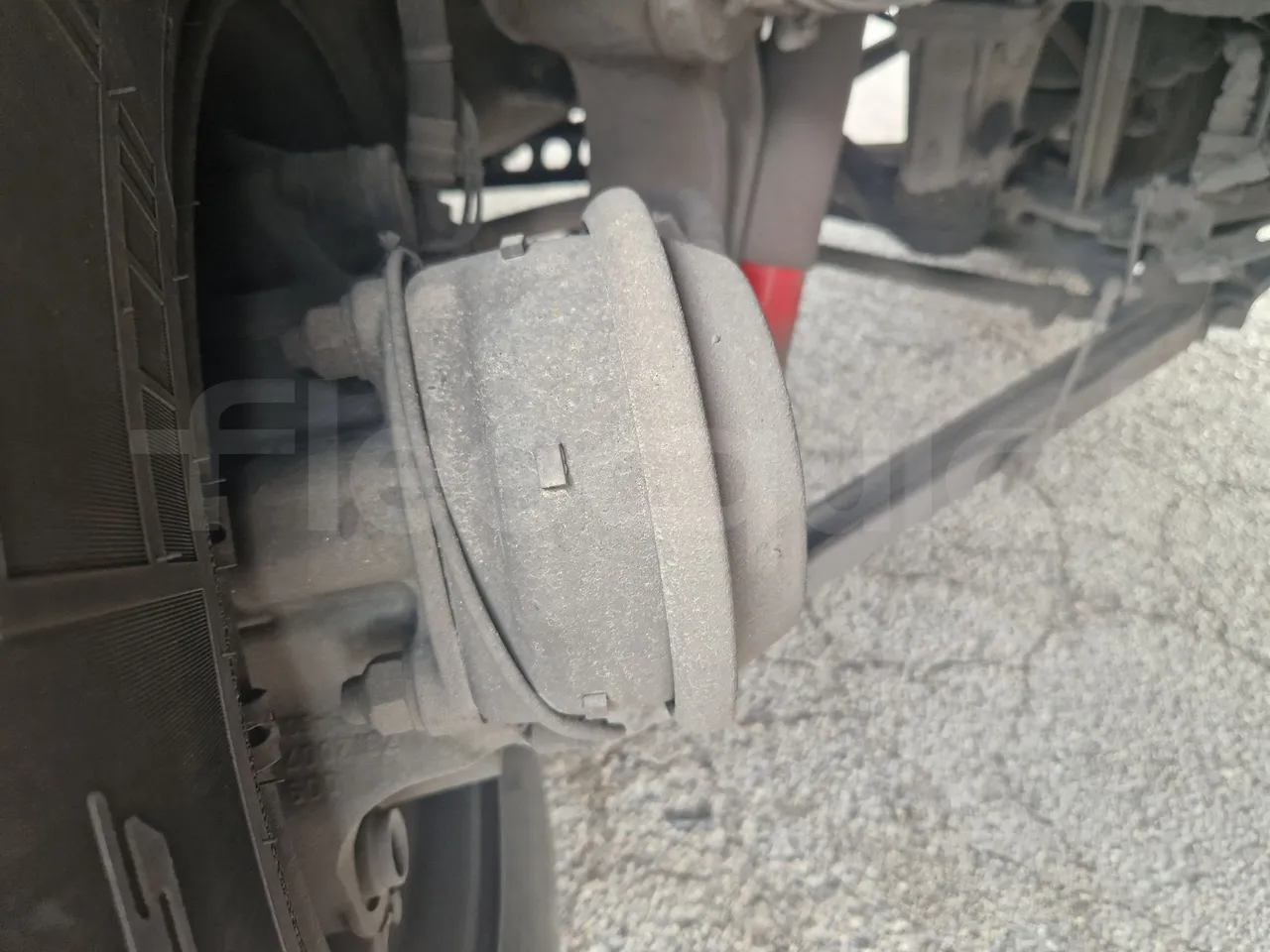 Van Hool Acron TX15 - EUR5 - 300kW - 12.2m - front brake calipers right