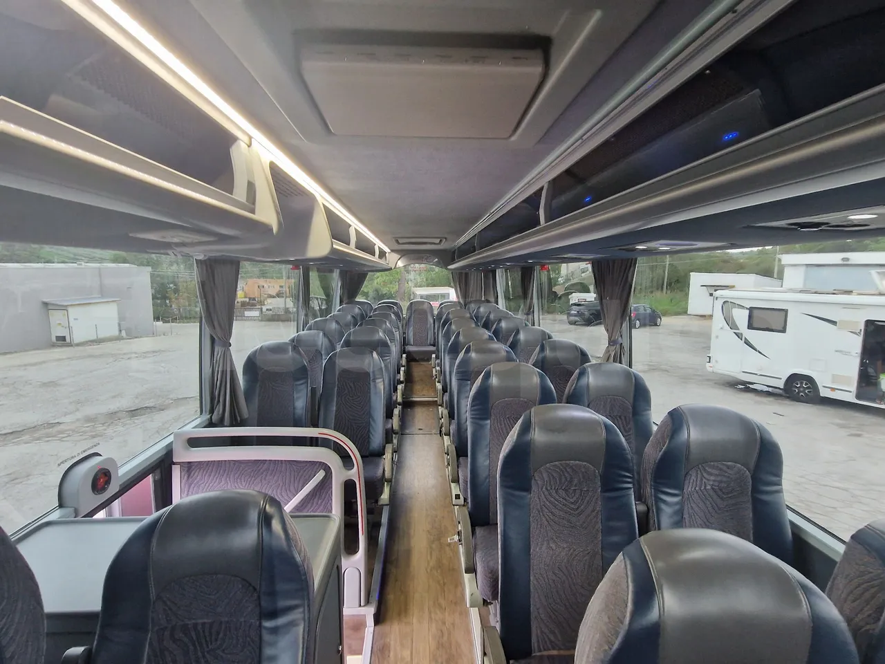 Van Hool Acron TX15 - EUR5 - 300kW - 12.2m - reverse view middle aisle