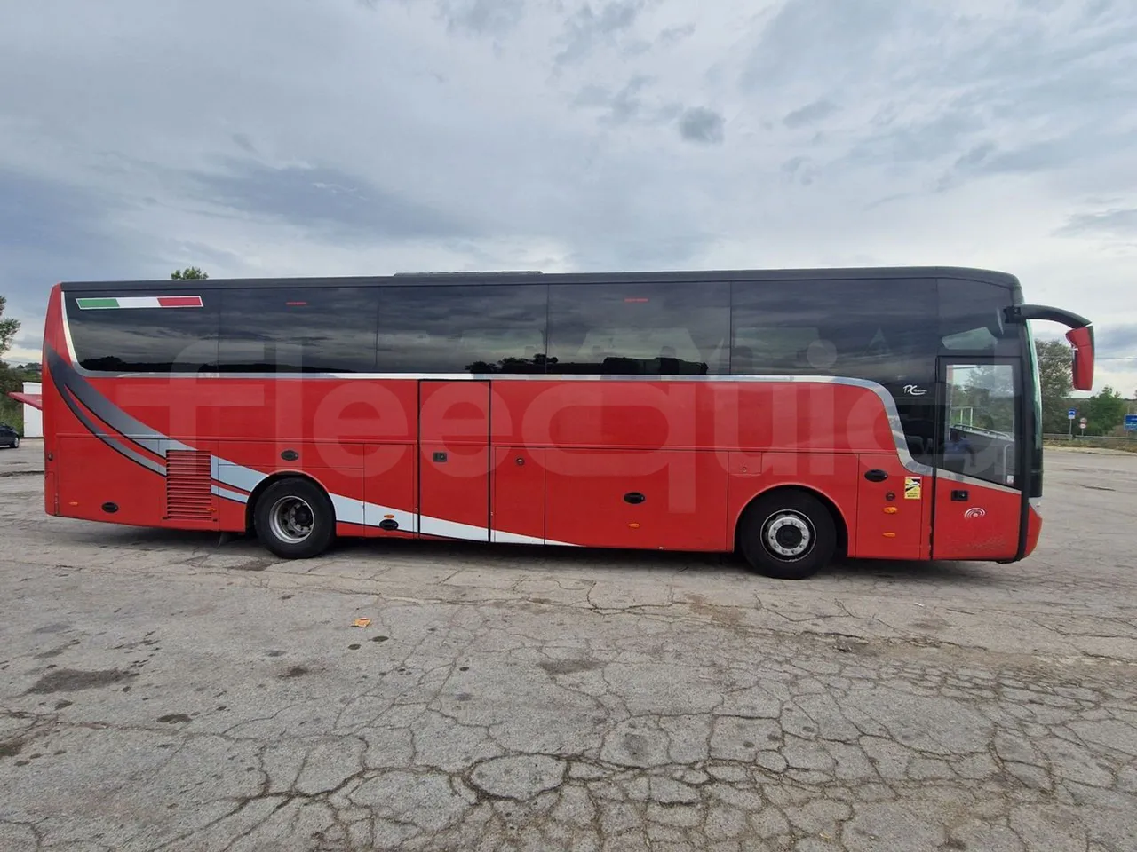 Van Hool Acron TX15 - EUR5 - 300kW - 12.2m - right side doors closed