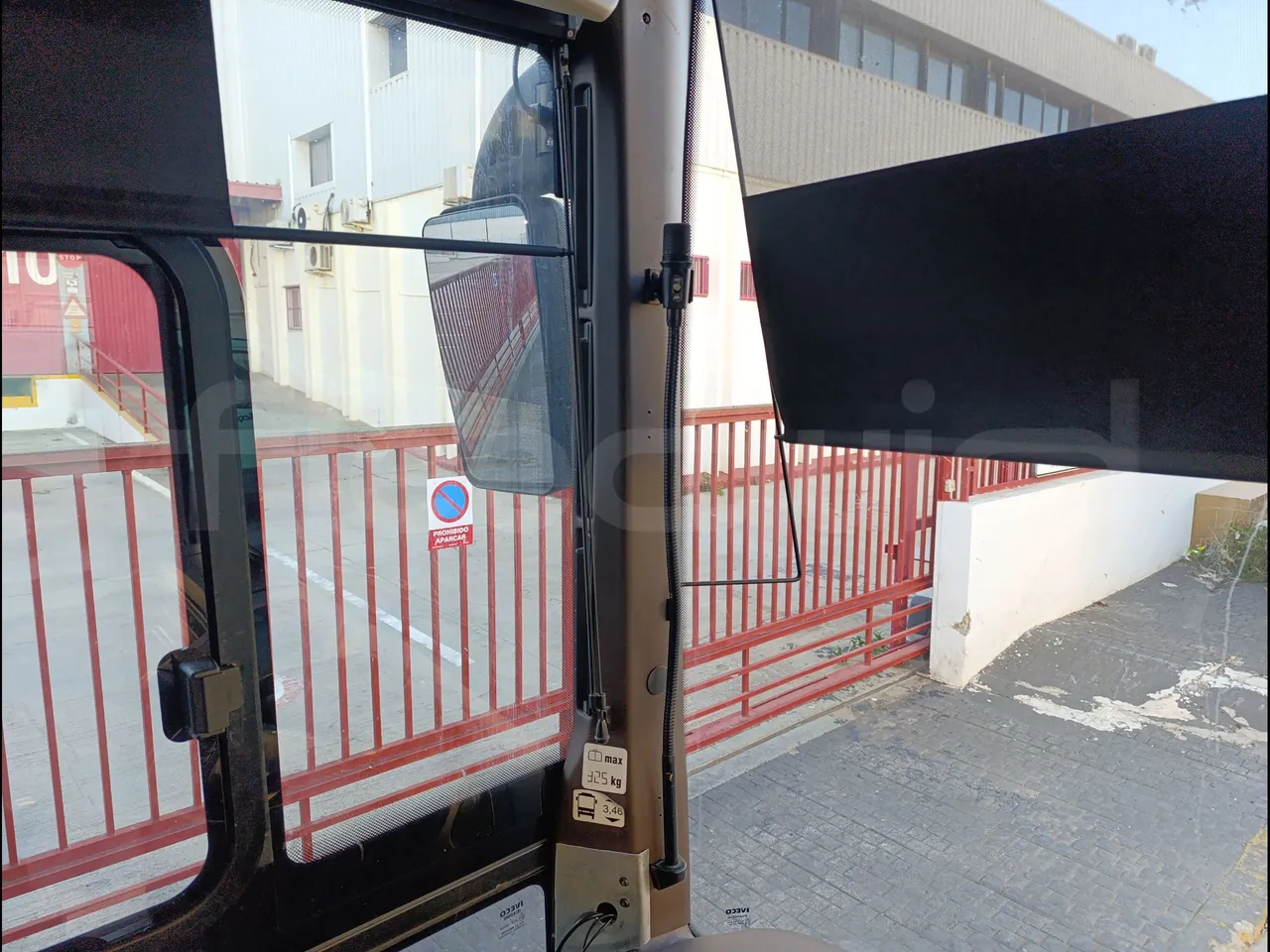 Iveco Crossway CBCW3/00 - Euro6 - 265kW - 10.757mt - driver microphone accessories photo