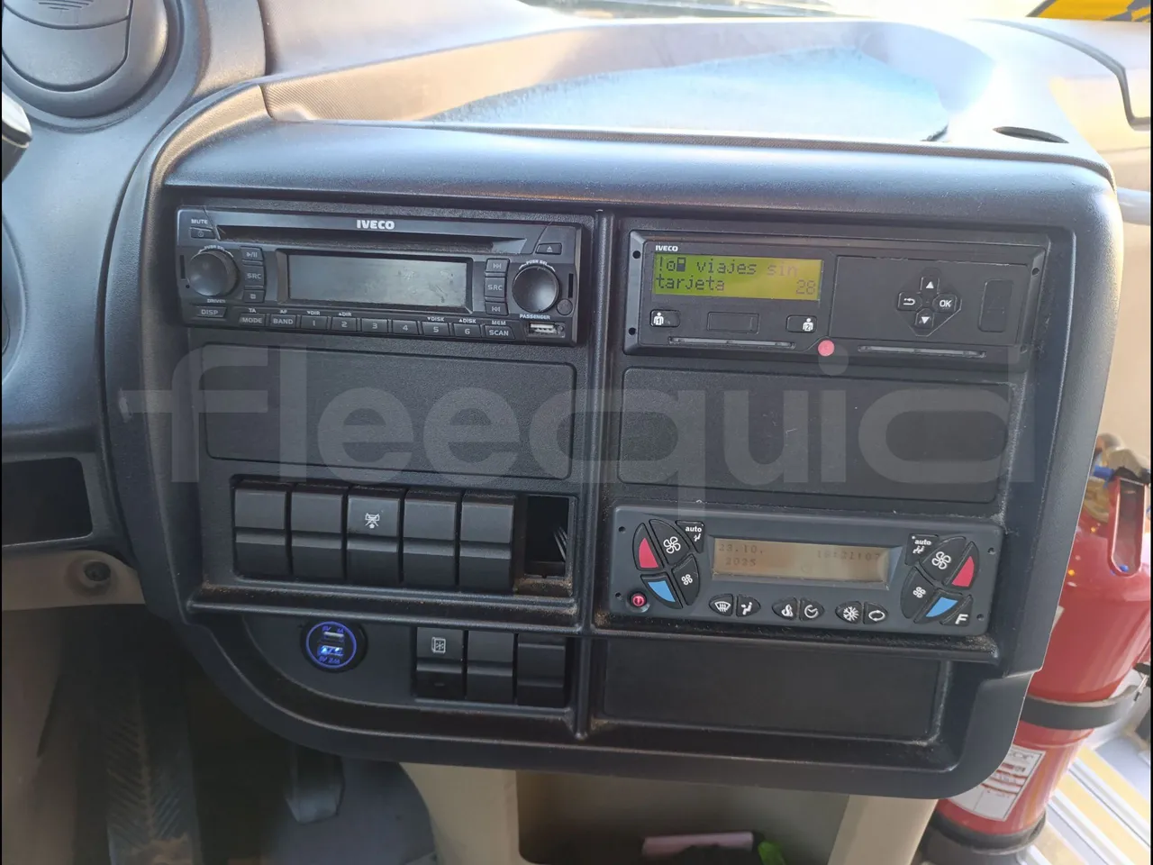 Iveco Crossway CBCW3/00 - Euro6 - 265kW - 10.757mt - radio accessories photo