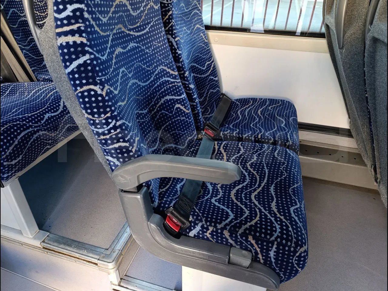 Iveco Crossway CBCW3/00 - Euro6 - 265kW - 10.757mt - armrest detail photo