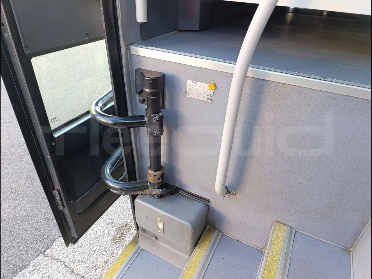 Iveco Crossway CBCW3/00 - Euro6 - 265kW - 10.757mt - door mechanism photo