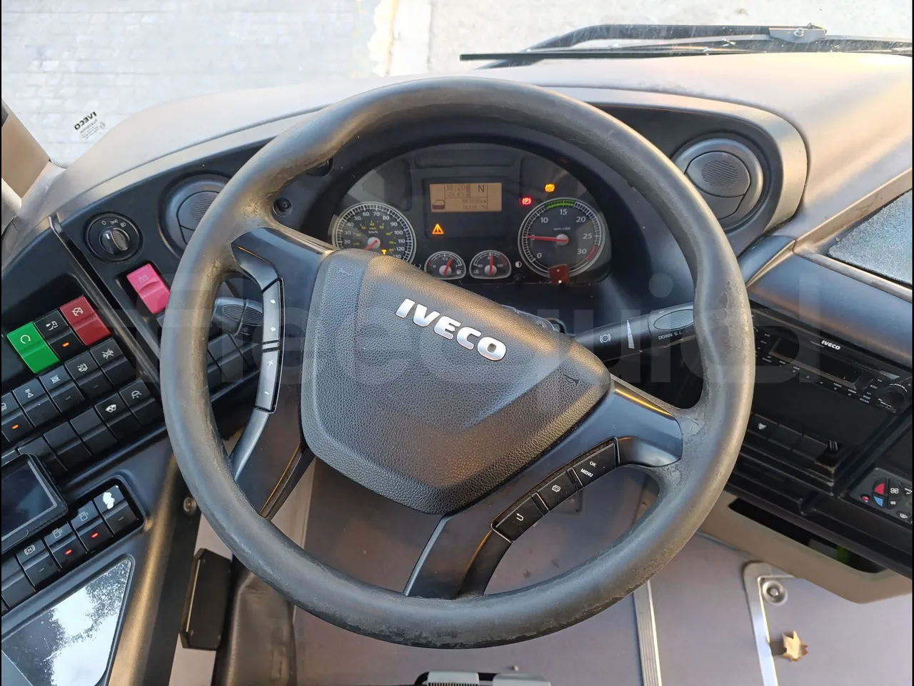 Iveco Crossway CBCW3/00 - Euro6 - 265kW - 10.757mt - steering wheel photo