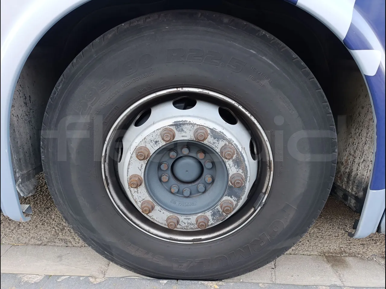 Iveco Crossway CBCW3/00 - Euro6 - 265kW - 10.757mt - front left tire measurements