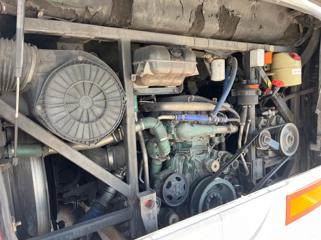 Volvo B9 R - EUR5 - 280kW - 12.850m - engine plate photo