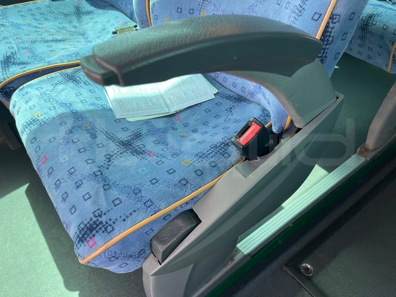 Volvo B9 R - EUR5 - 280kW - 12.850m - armrest detail photo