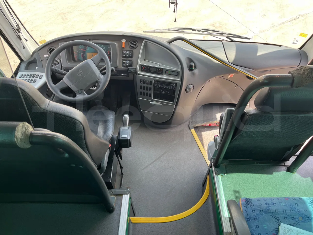 Volvo B9 R - EUR5 - 280kW - 12.850m - buttons panels on