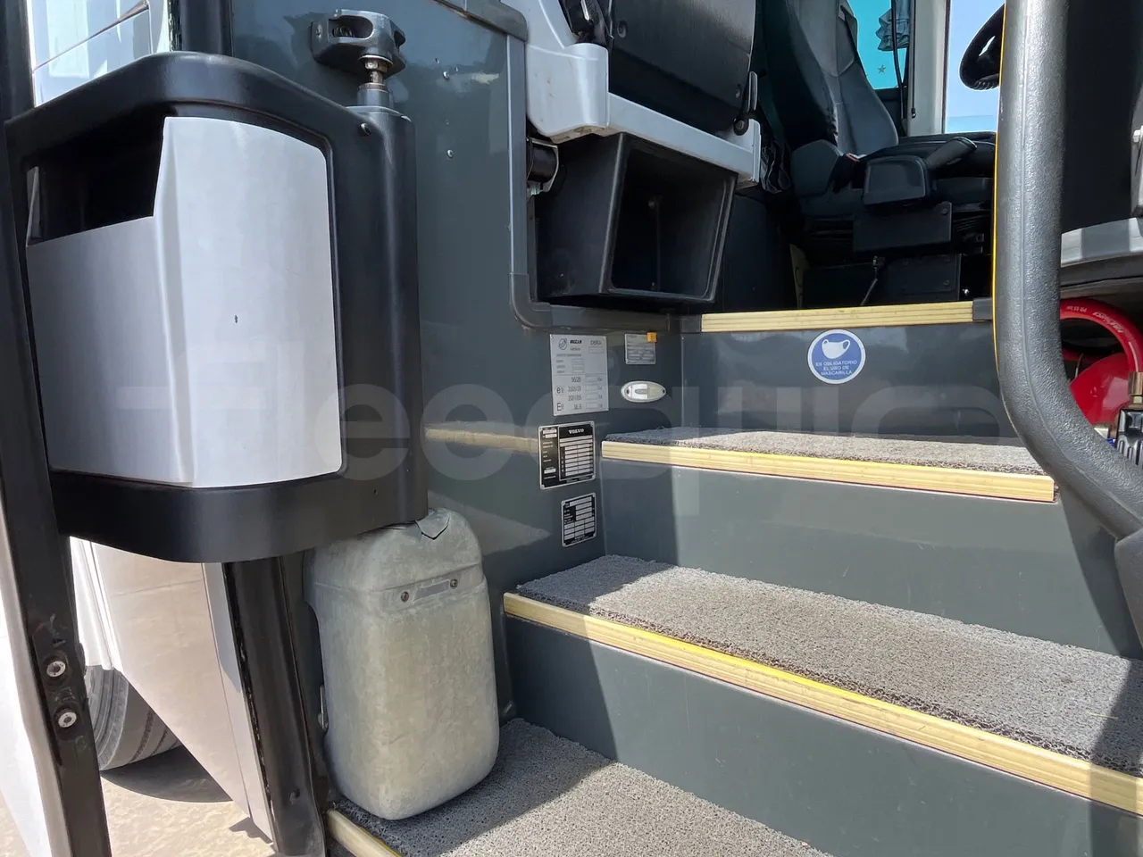 Volvo B9 R - EUR5 - 280kW - 12.850m - door mechanism photo